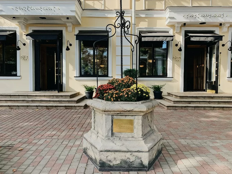 Історія однієї з найкрасивіших вулиць - Катерининська